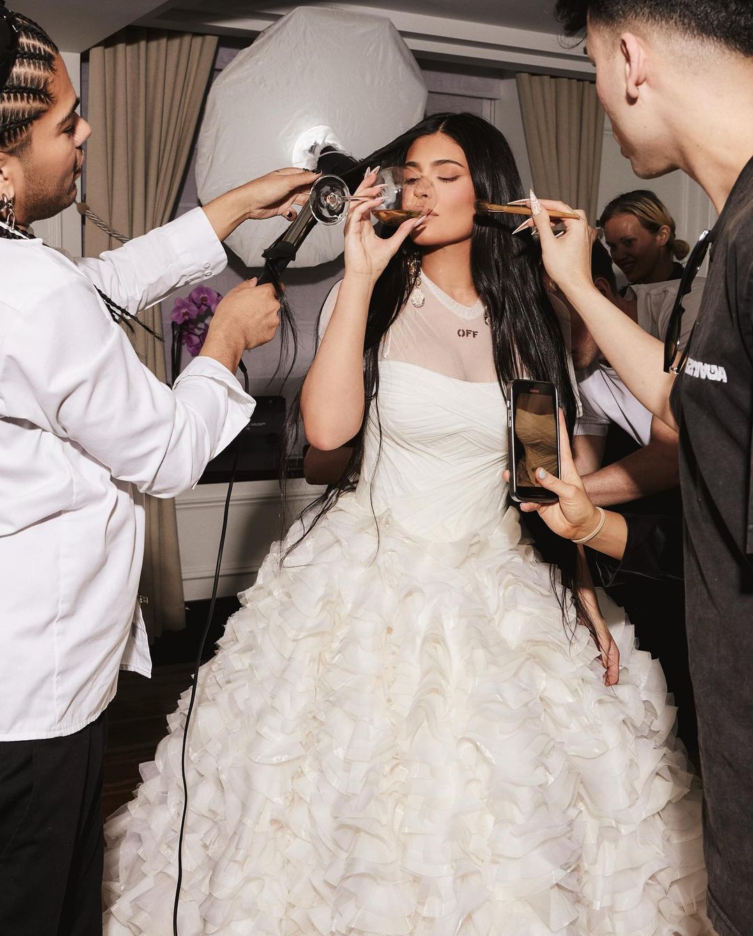Access_Kardashian_02.jpg