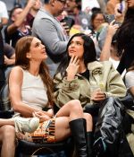 Access_Kardashian_01.jpg
