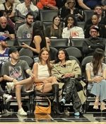 Access_Kardashian_06.jpg