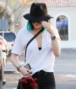 Access_Kardashian_05.jpg