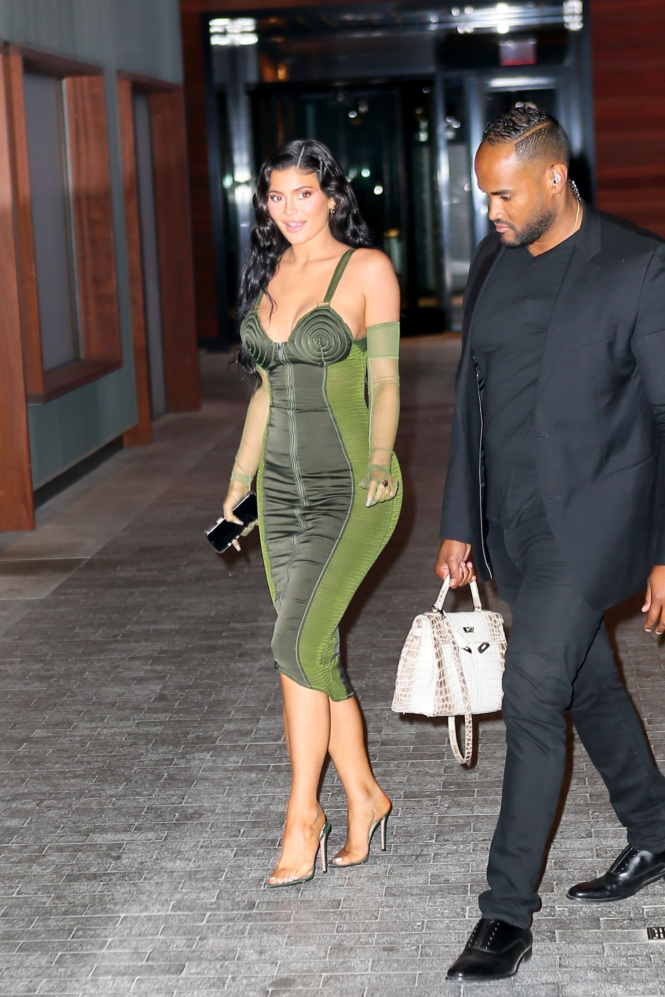 Access_Kardashian_03.jpg