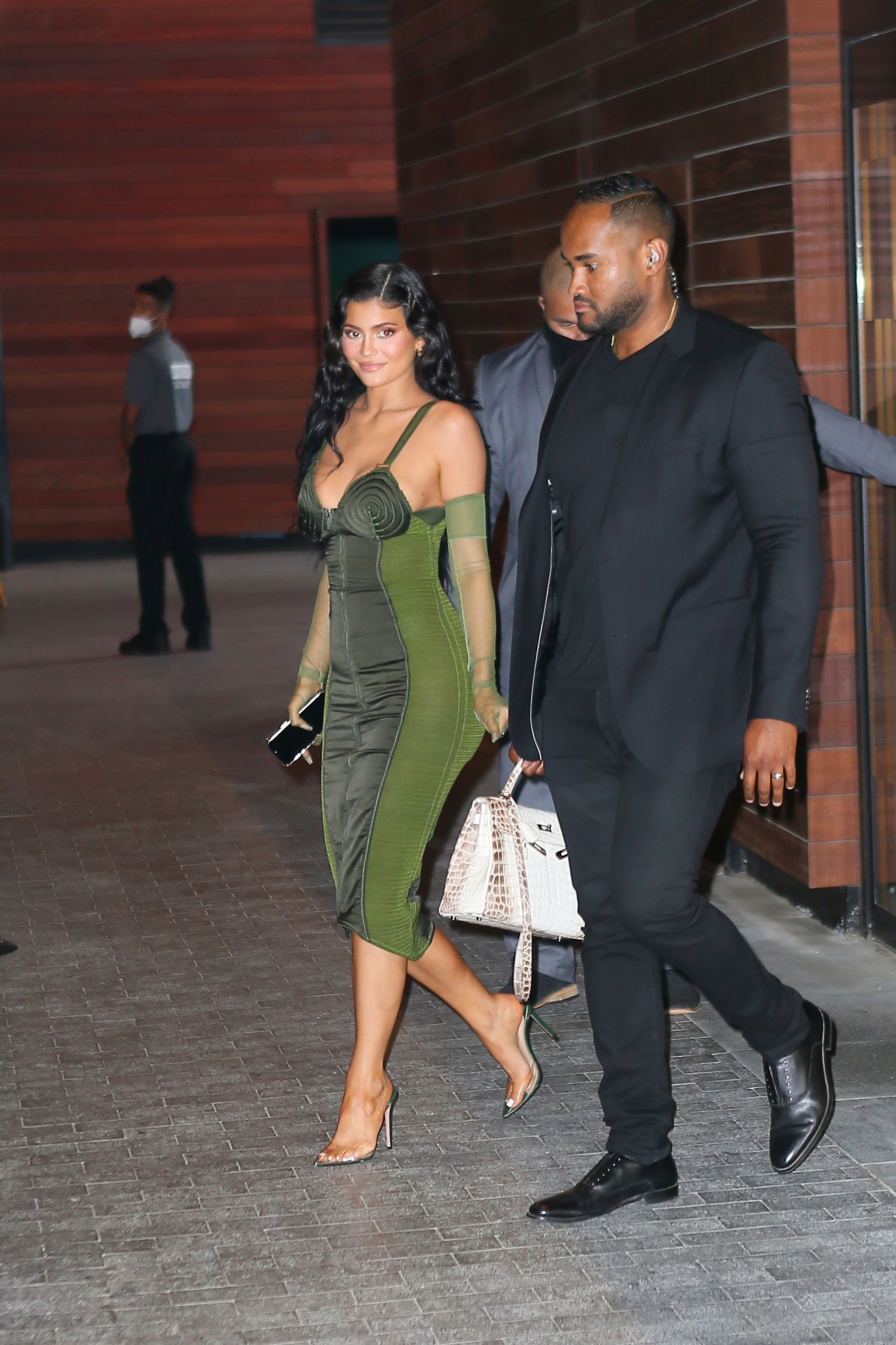 Access_Kardashian_05.jpg