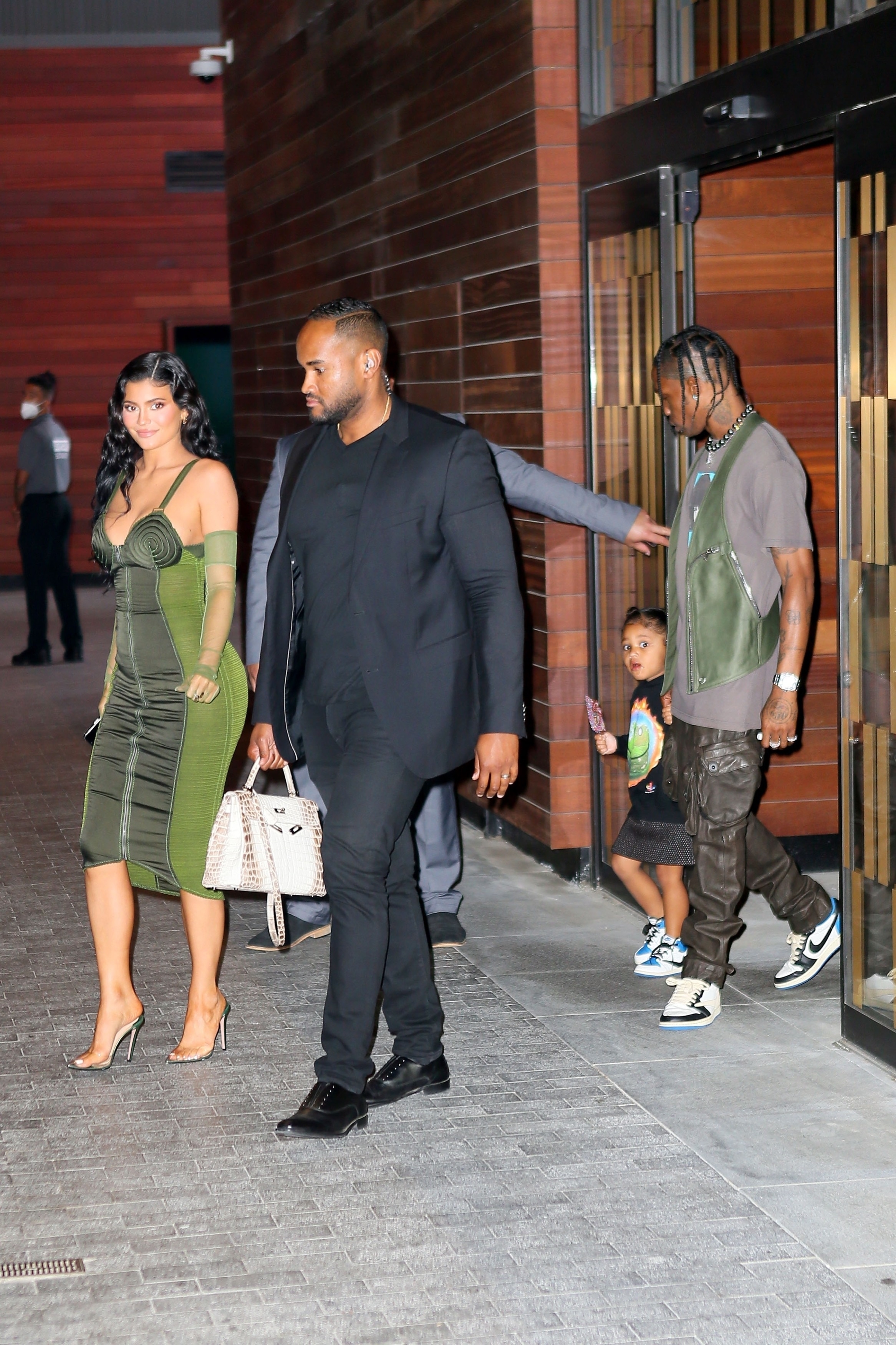 Access_Kardashian_08.jpg