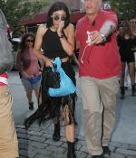Access_Kardashian_02.jpg