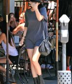 Access_Kardashian_01.jpg