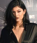 Access_Kardashian_09.jpg