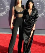 Access_Kardashian_03.jpeg