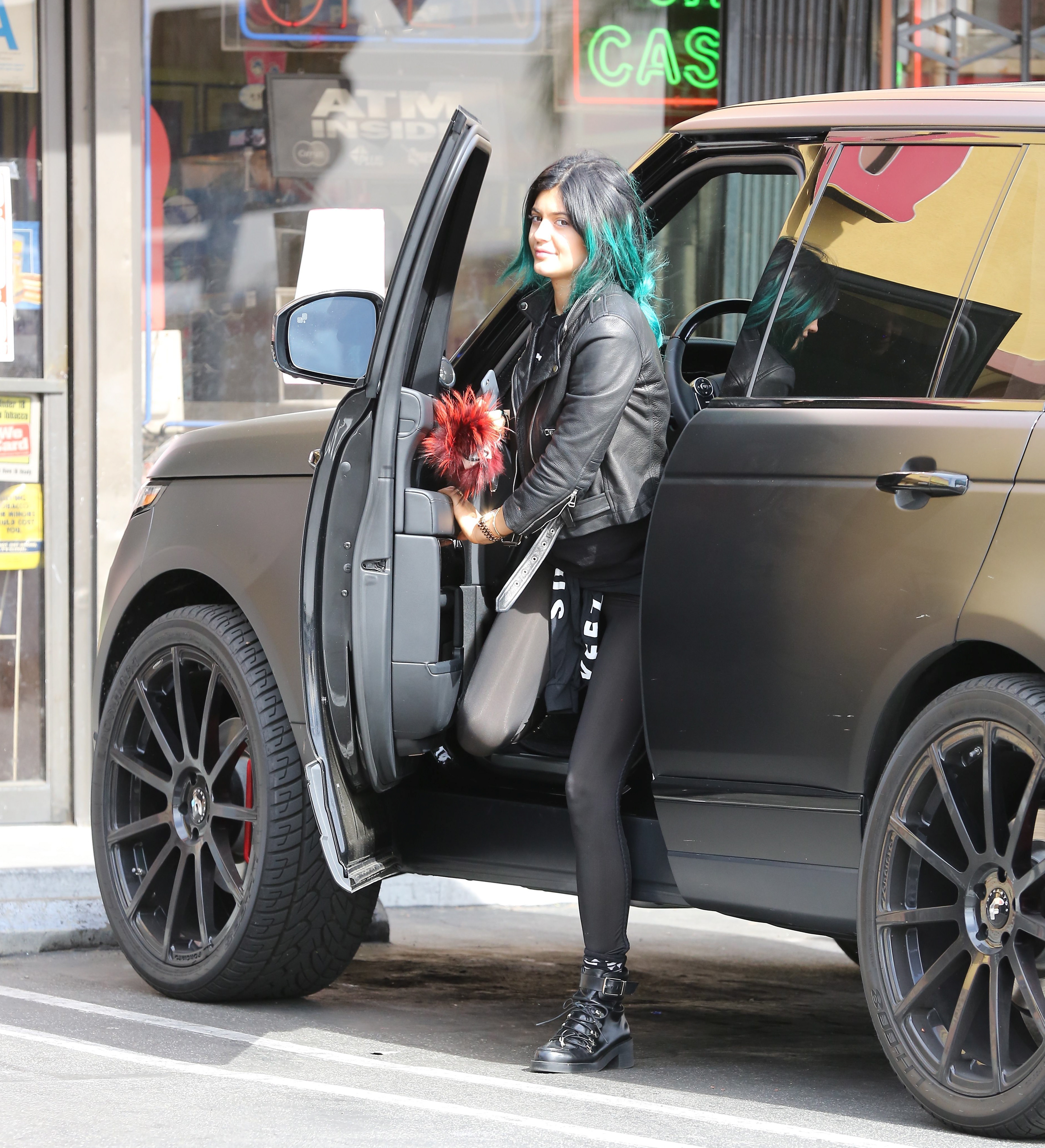 Access_Kardashian_08.jpg