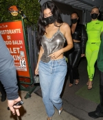 Access_Kardashian_001.jpg