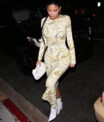 Access_Kardashian_003.jpg