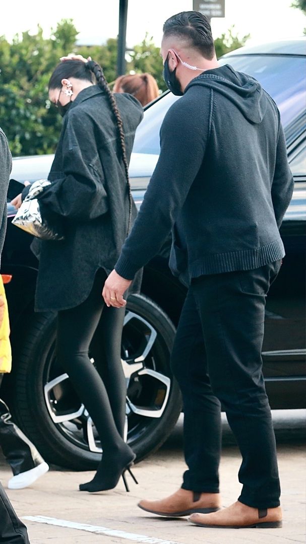 Access_Kardashian_002~0.jpg
