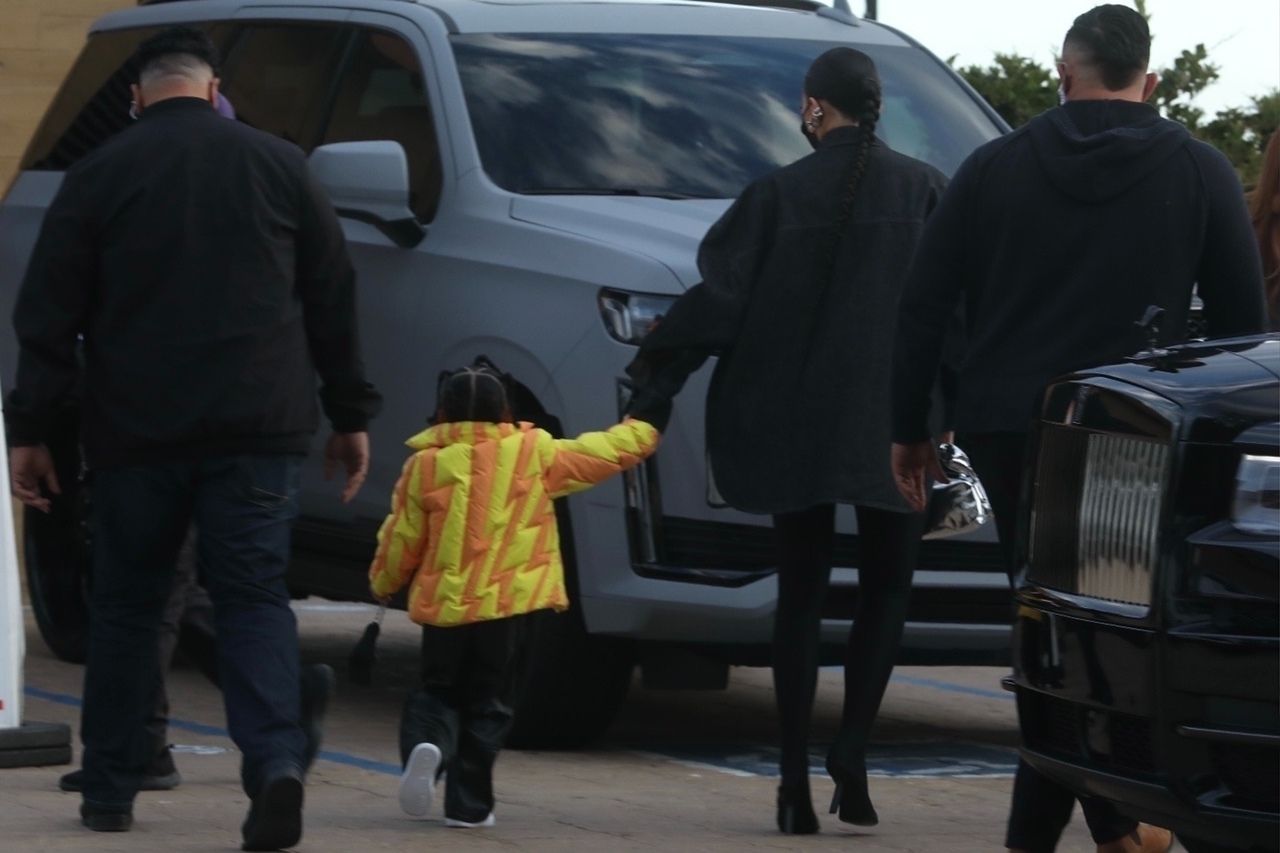 Access_Kardashian_003.jpg