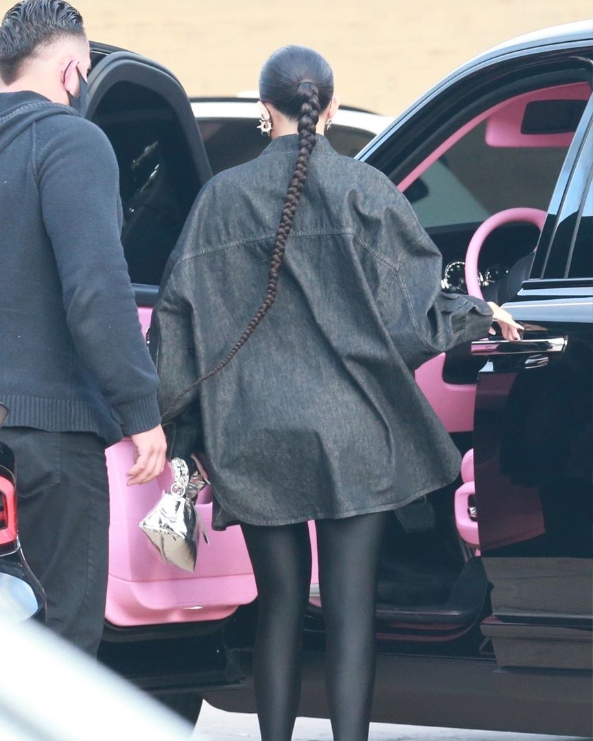 Access_Kardashian_003~0.jpg