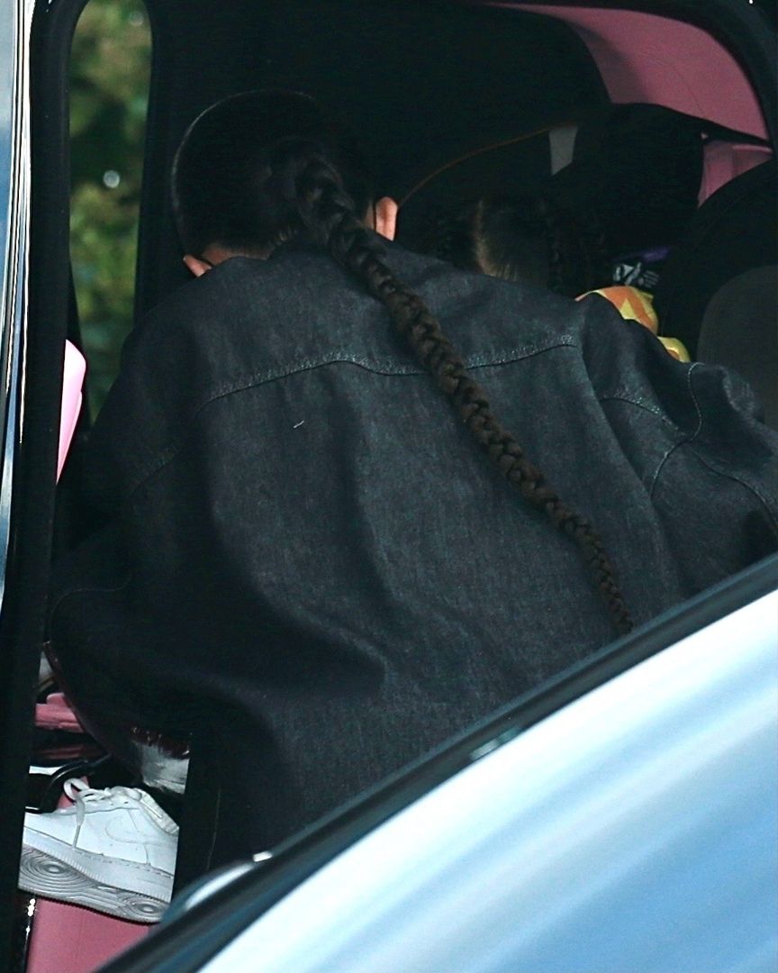 Access_Kardashian_004~0.jpg