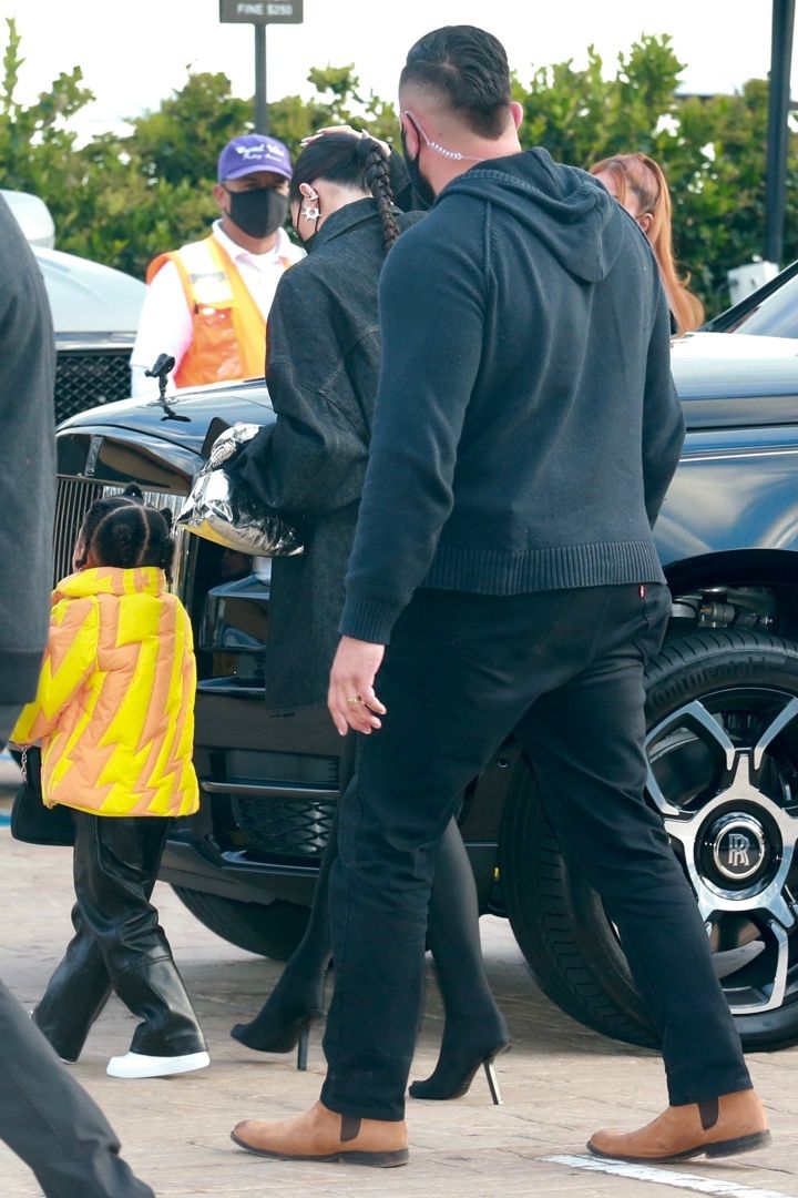 Access_Kardashian_012~0.jpg