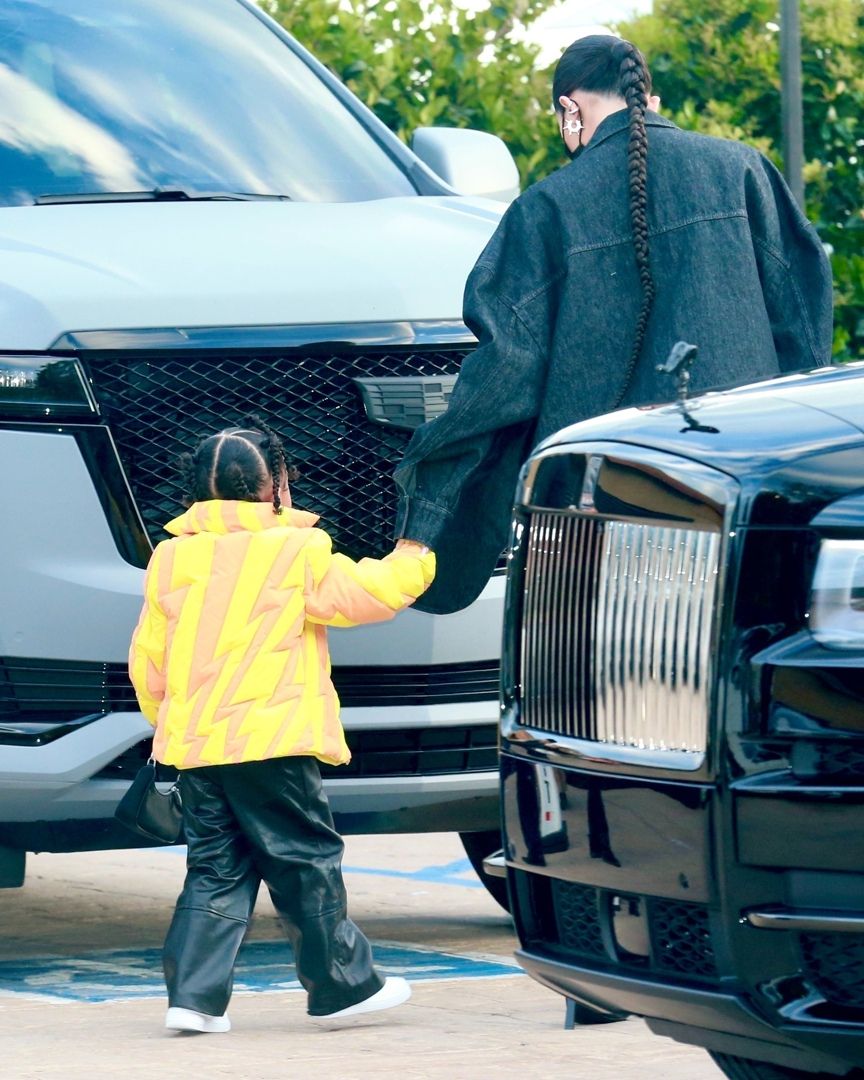 Access_Kardashian_014~0.jpg