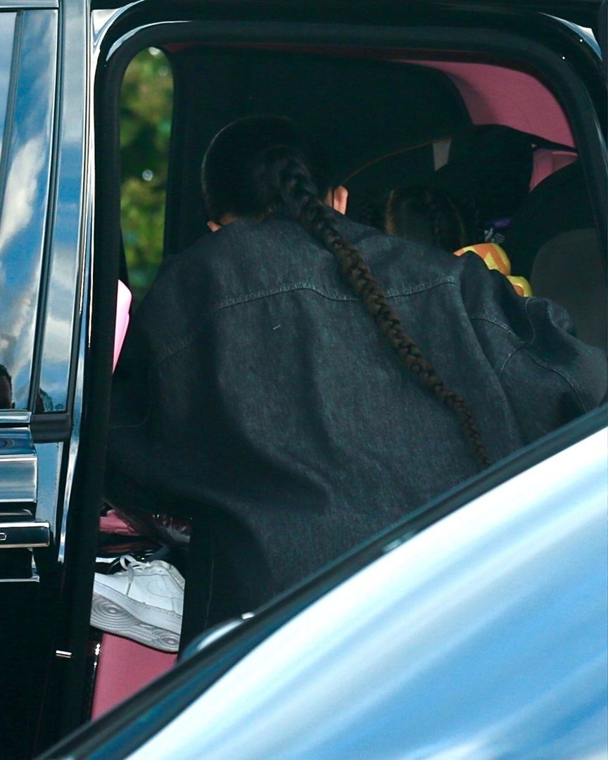 Access_Kardashian_015~0.jpg