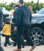 Access_Kardashian_001~0.jpg