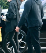 Access_Kardashian_002~0.jpg