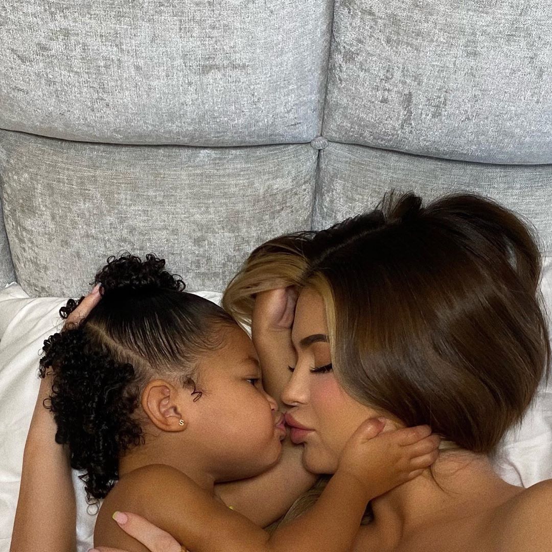 Access_Kardashian_02.jpg