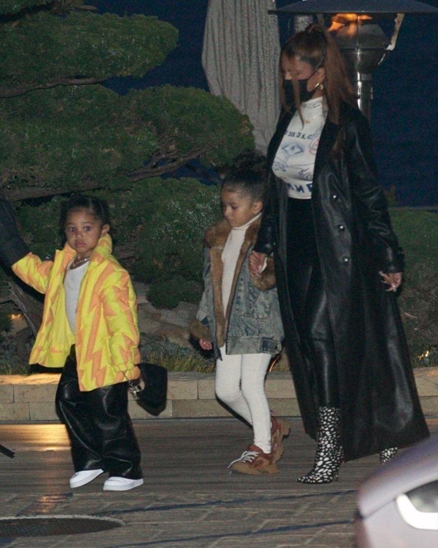 Access_Kardashian_001.jpg