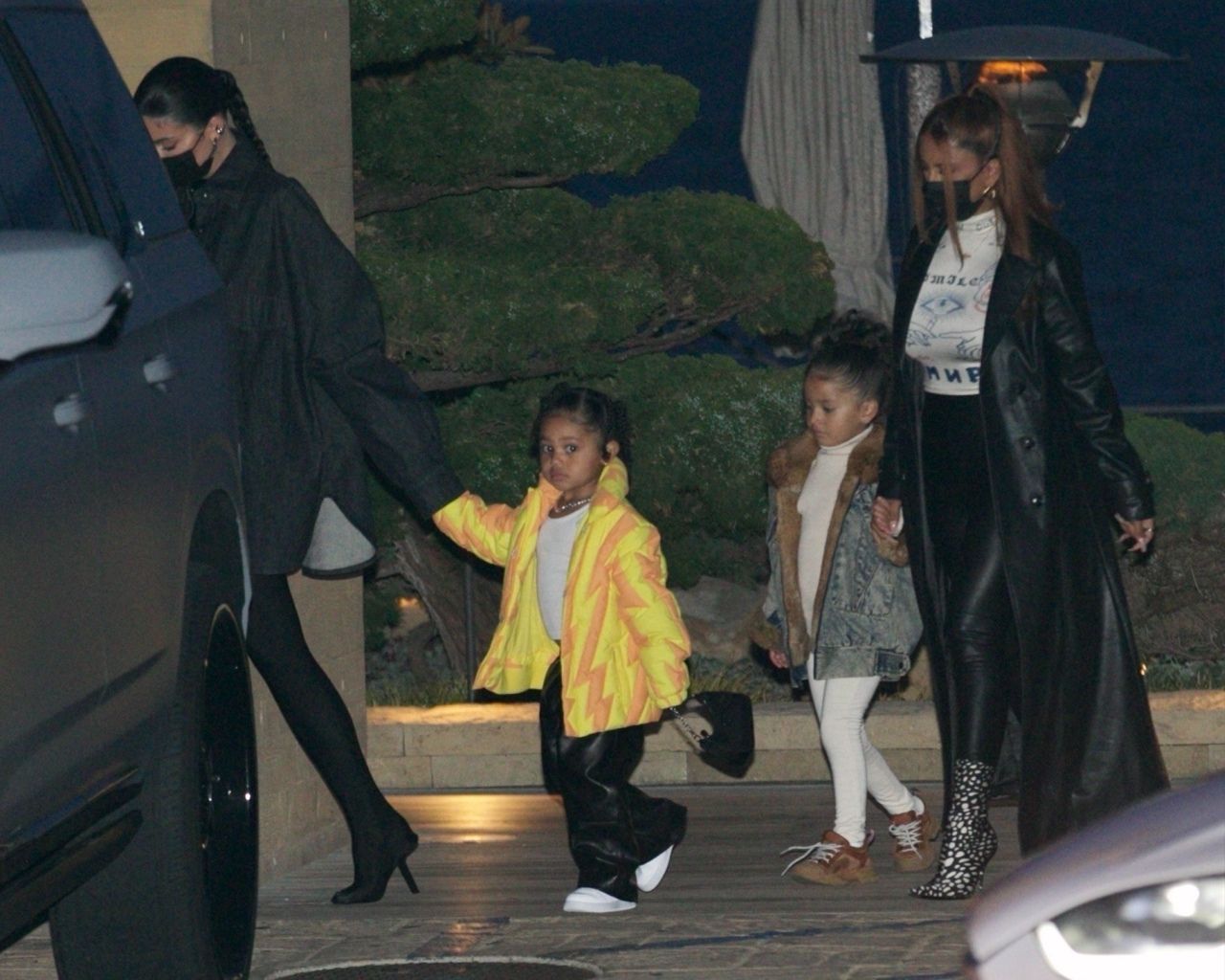 Access_Kardashian_002.jpg
