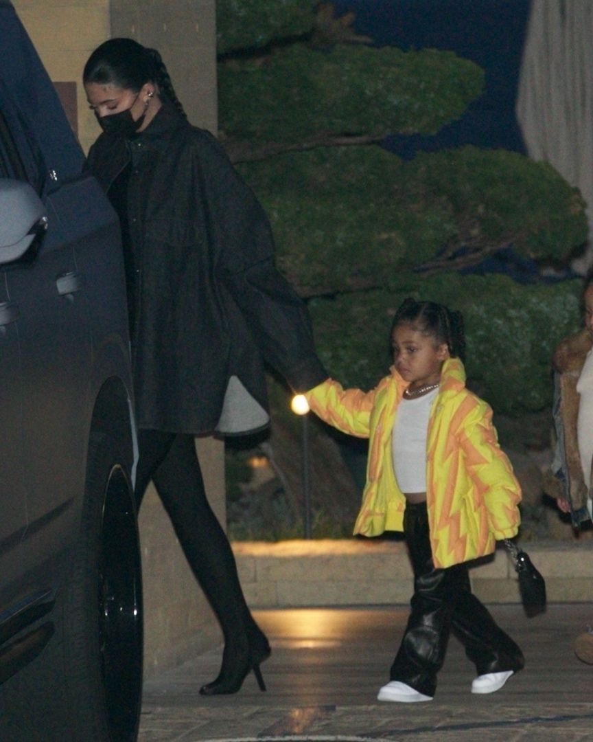 Access_Kardashian_003.jpg