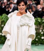 Access_Kardashian_03.jpg