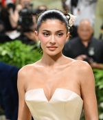Access_Kardashian_011.jpg