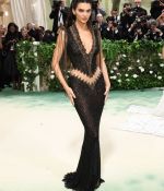 Access_Kardashian_002~0.JPG