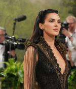 Access_Kardashian_005~1.JPG