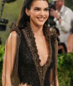 Access_Kardashian_006~1.JPG