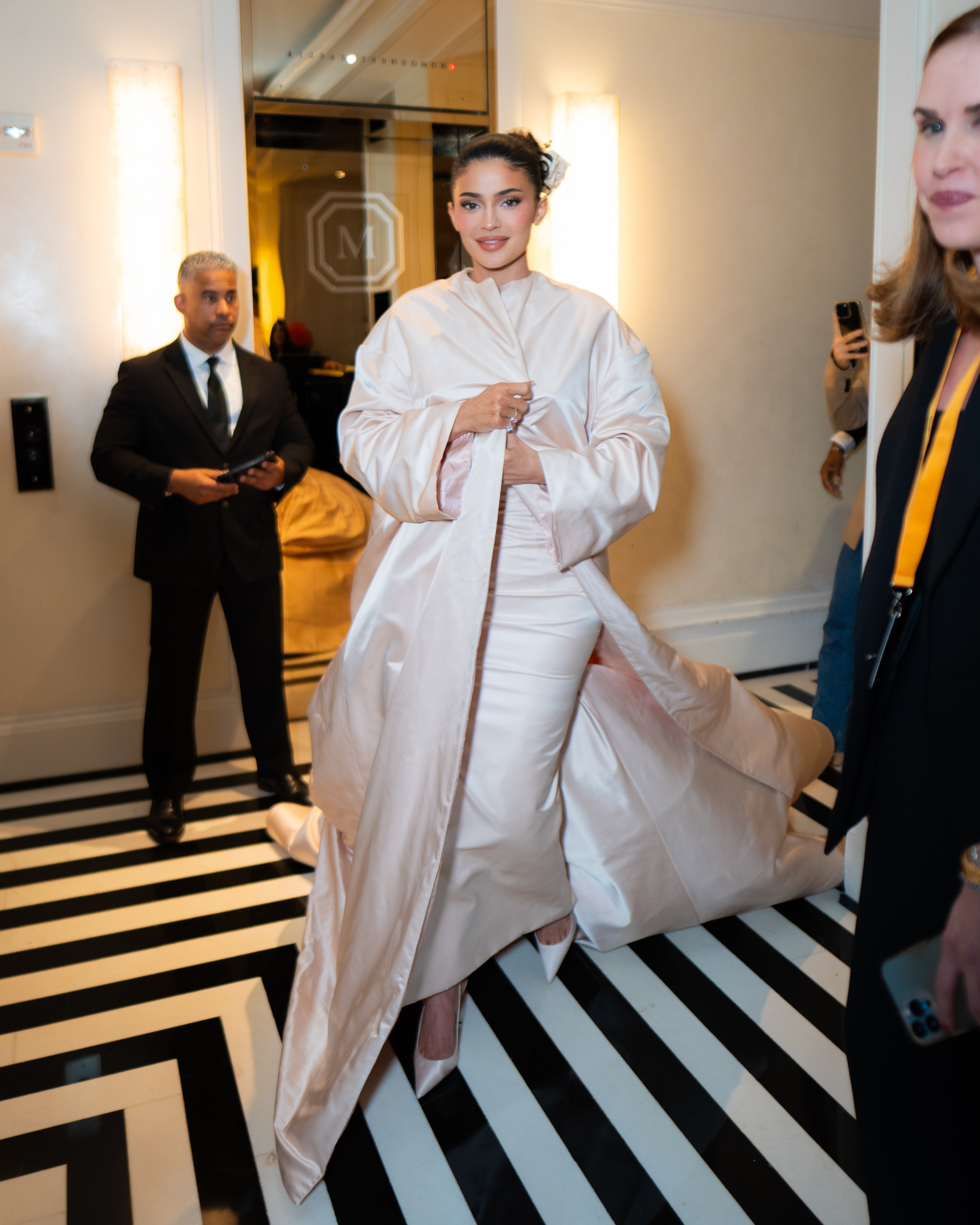 Access_Kardashian_01.jpg