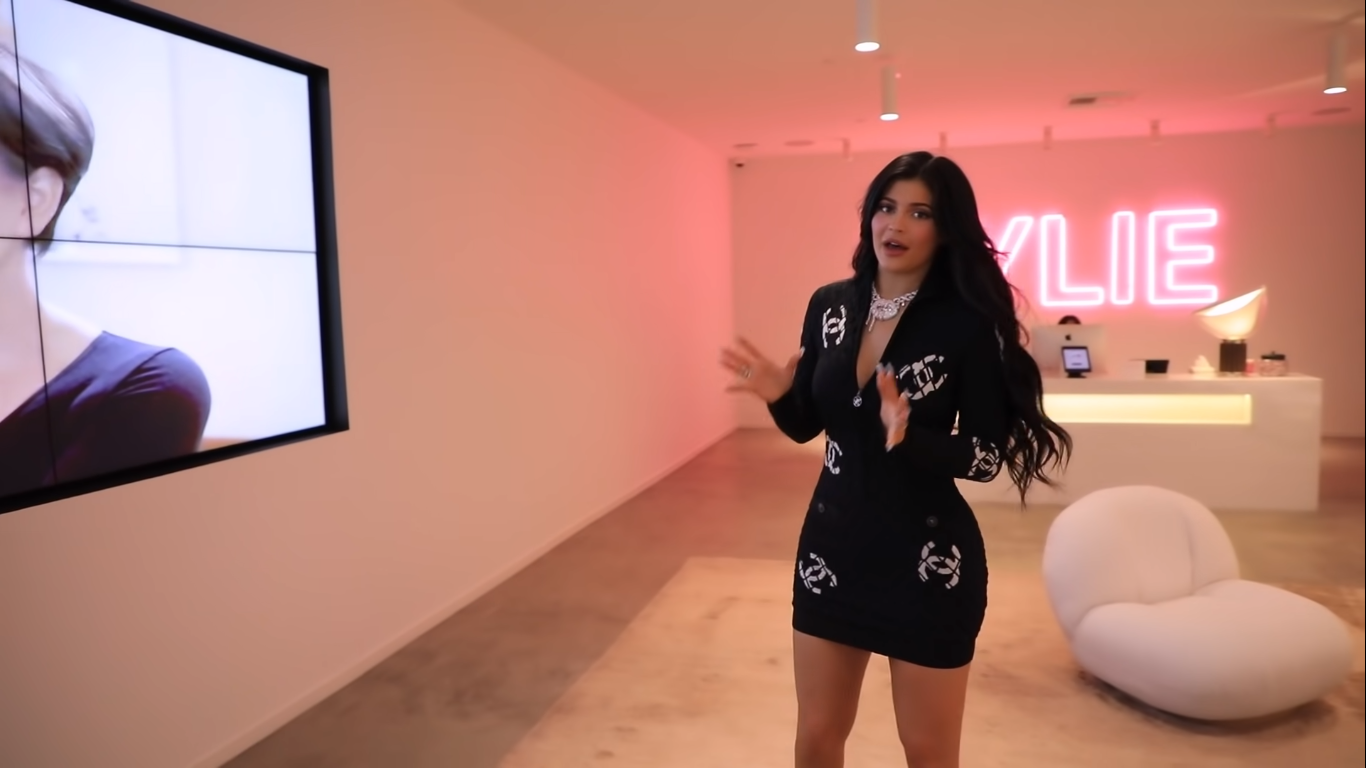 Access_Kardashian_01.png