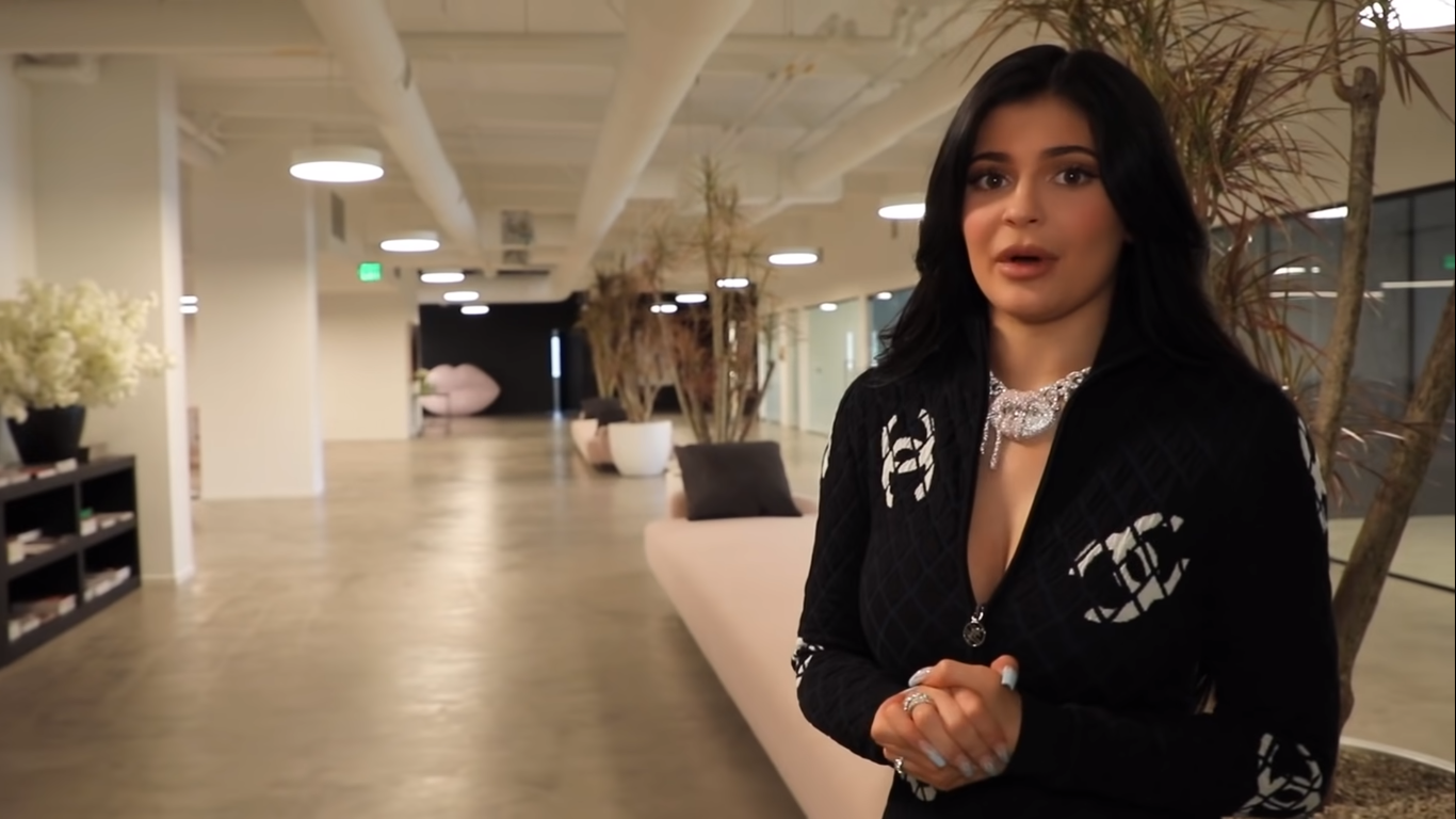 Access_Kardashian_010.png