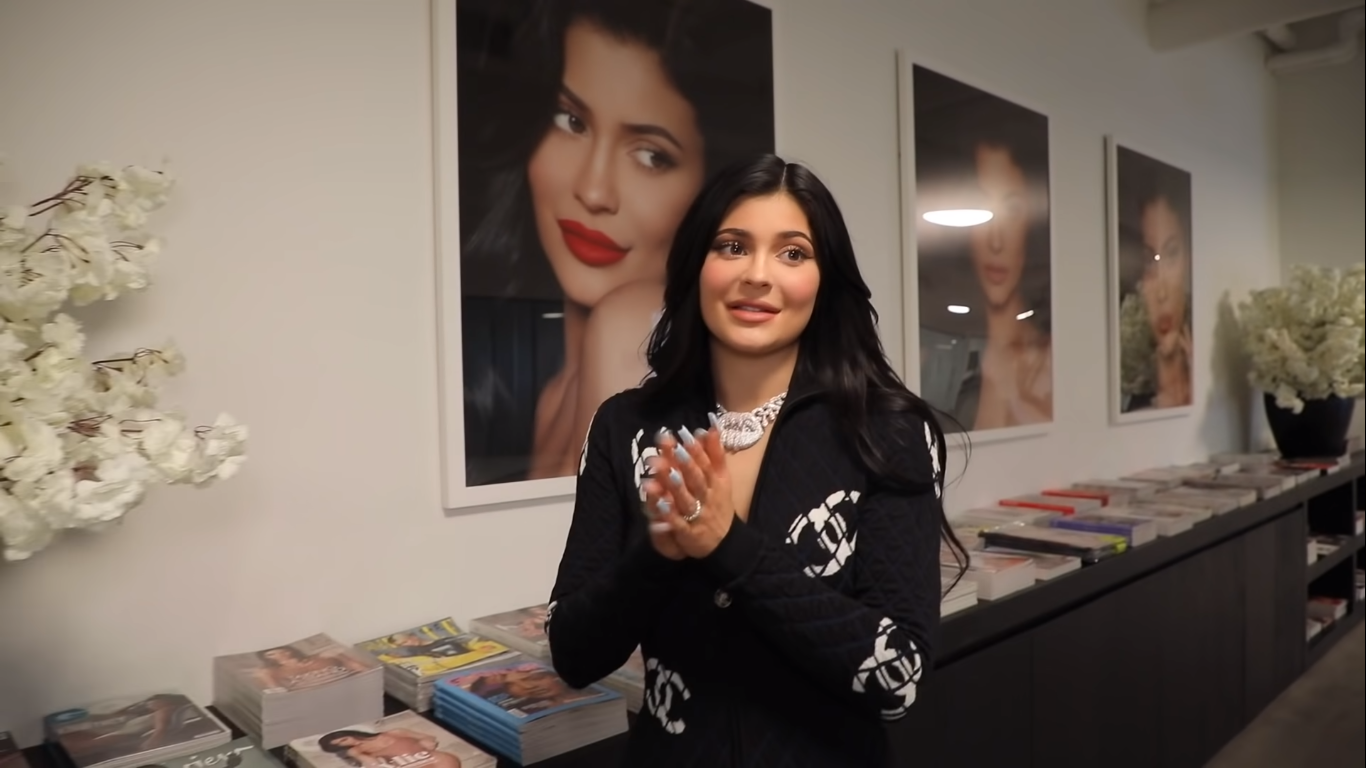 Access_Kardashian_012.png