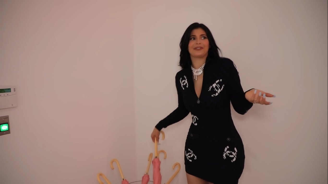 Access_Kardashian_04.png