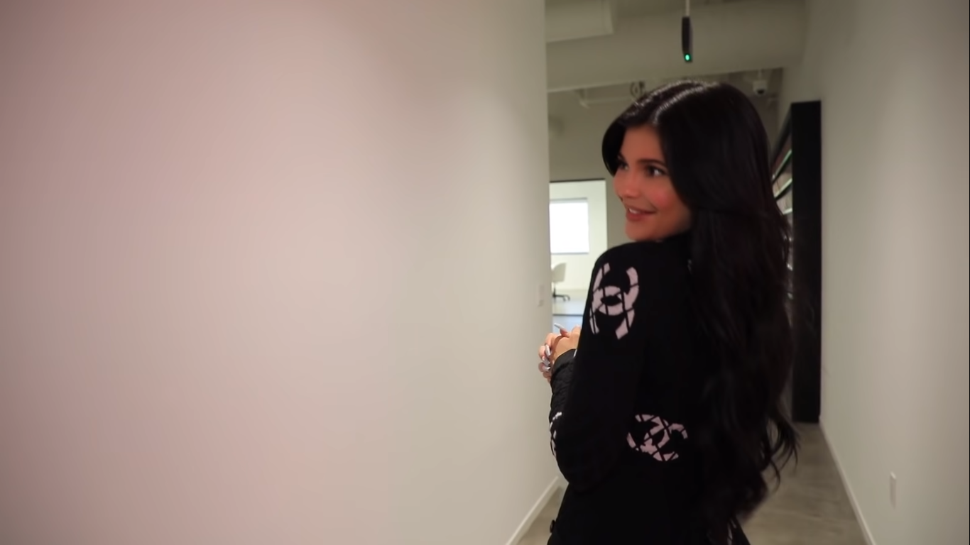 Access_Kardashian_08.png
