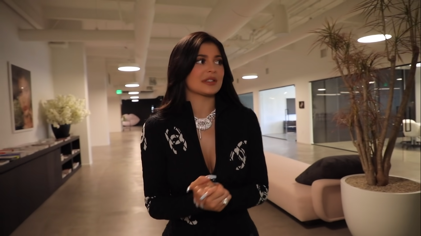 Access_Kardashian_09.png