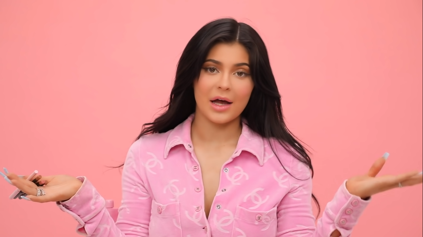 Access_Kardashian_015.png