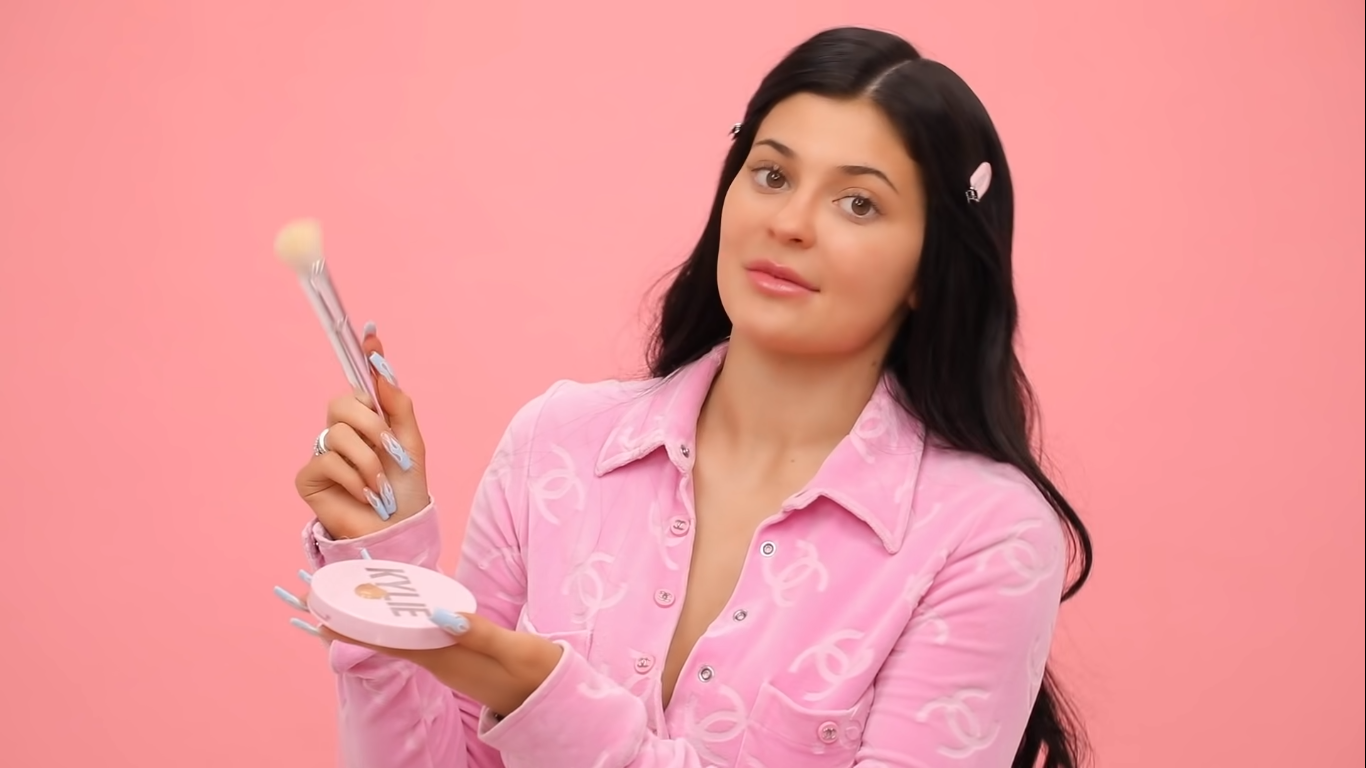 Access_Kardashian_04.png