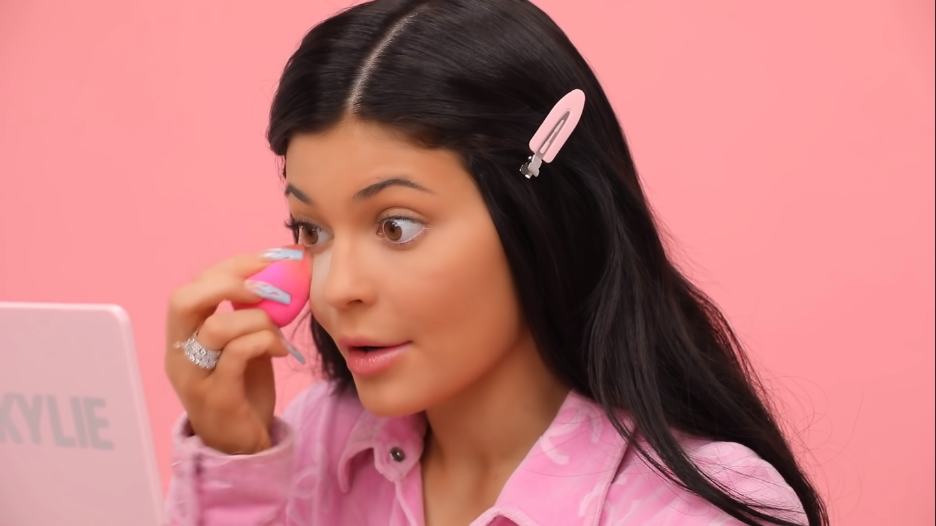 Access_Kardashian_07.png