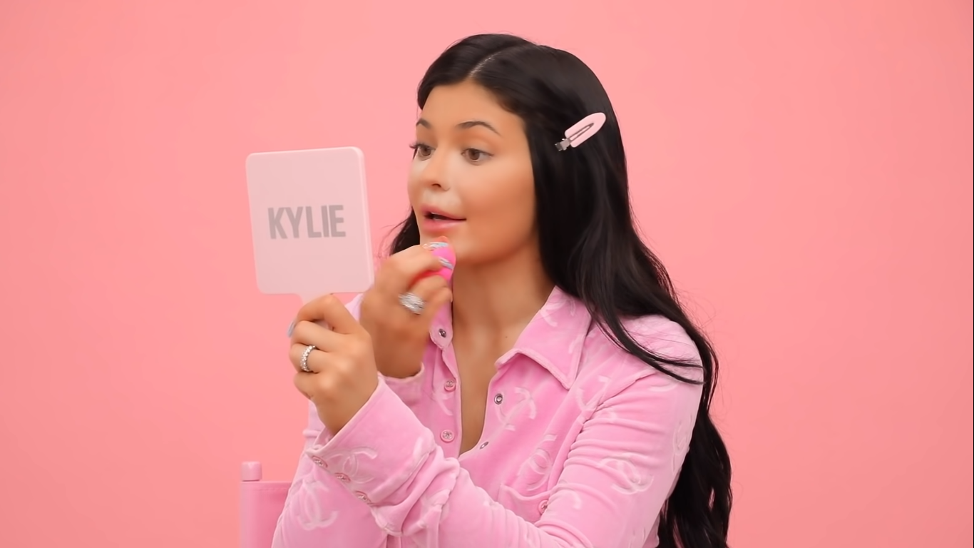 Access_Kardashian_08.png