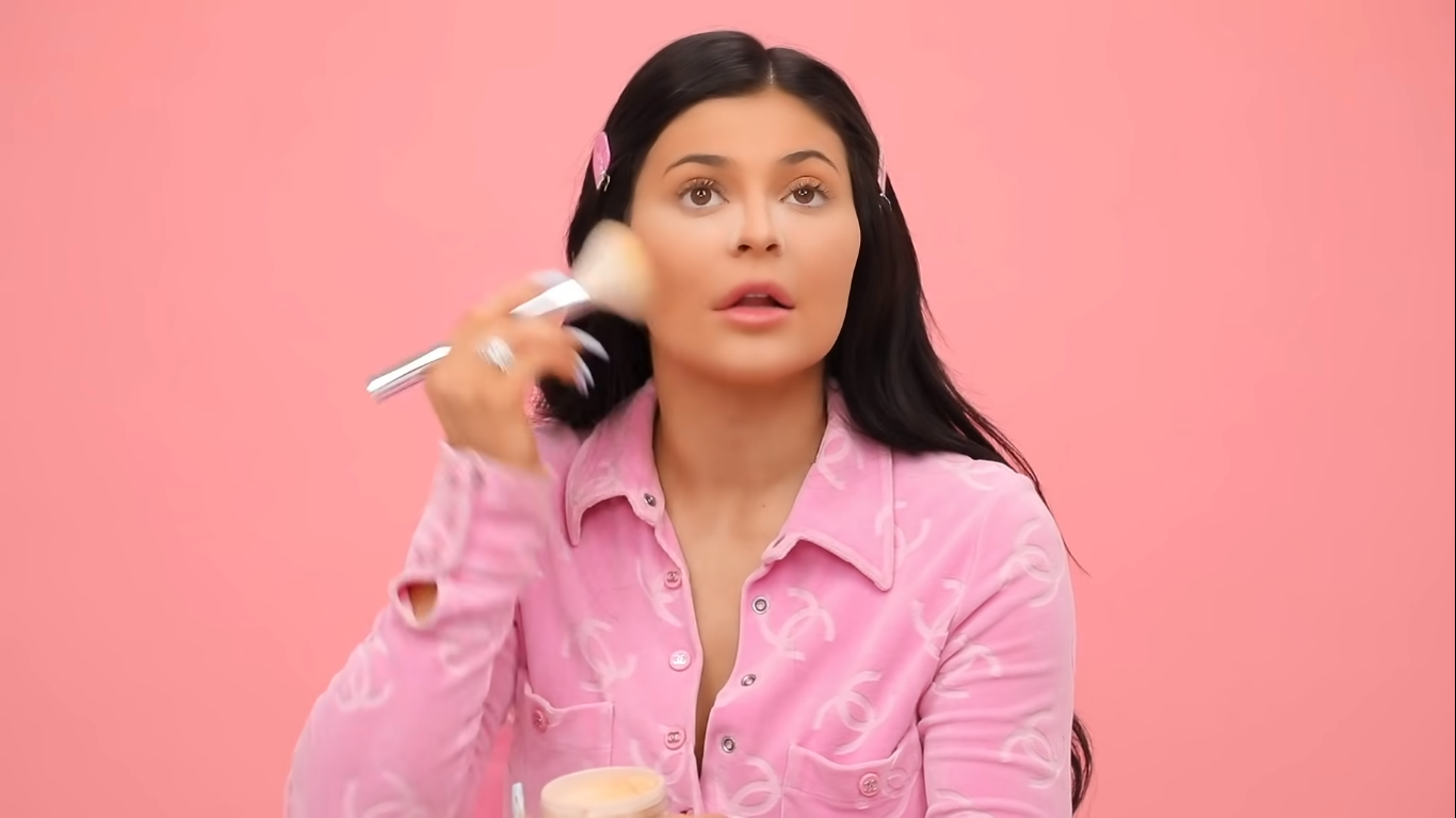 Access_Kardashian_09.png