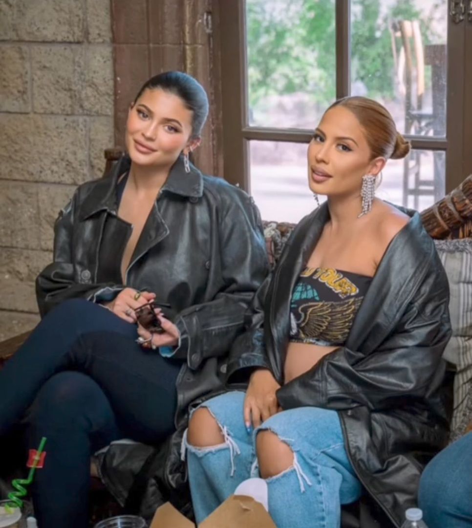 Access_Kardashian_001.jpg