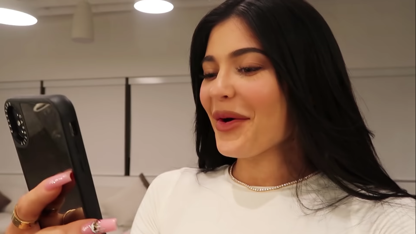 Access_Kardashian_01.png