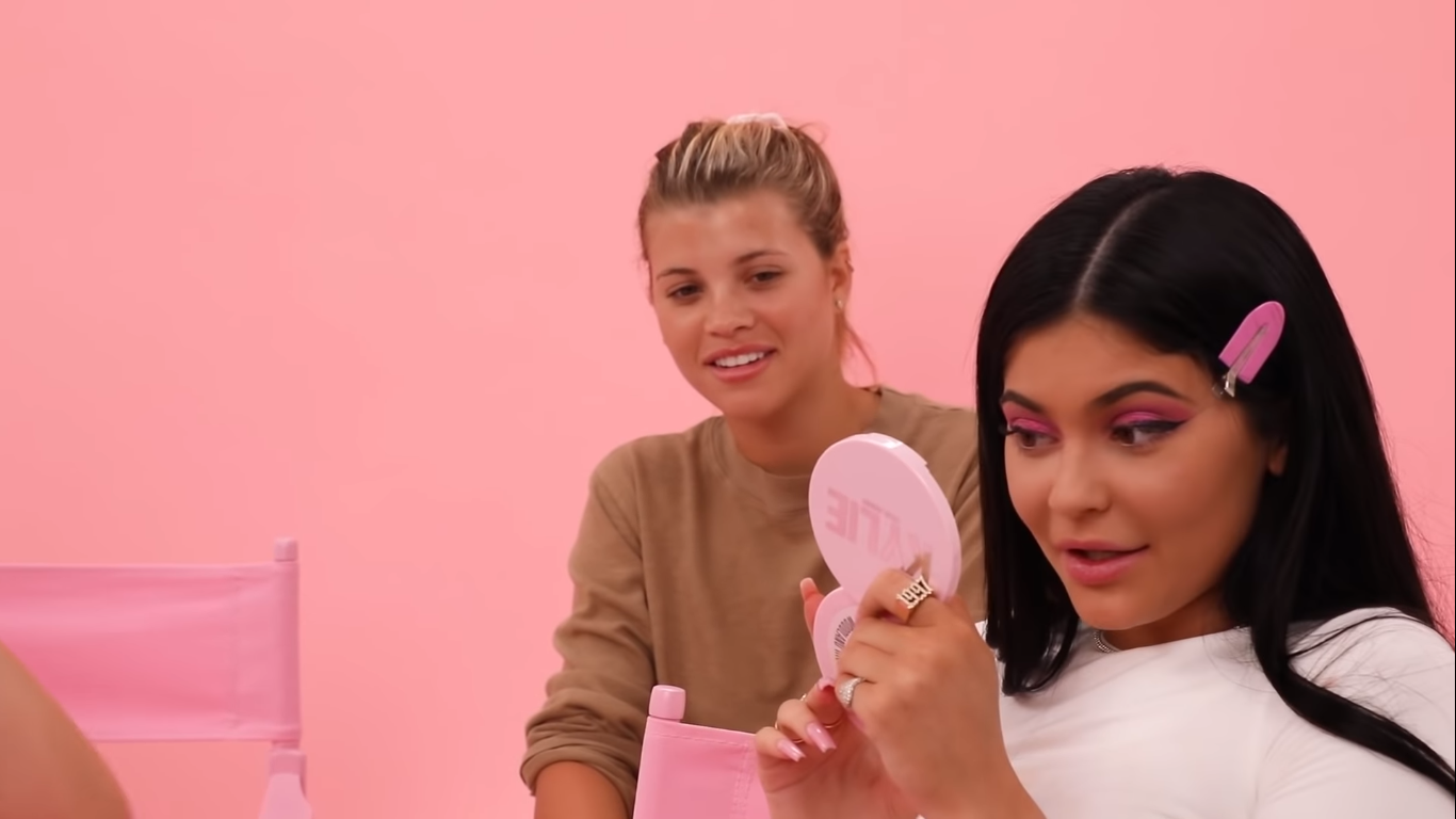 Access_Kardashian_018.png