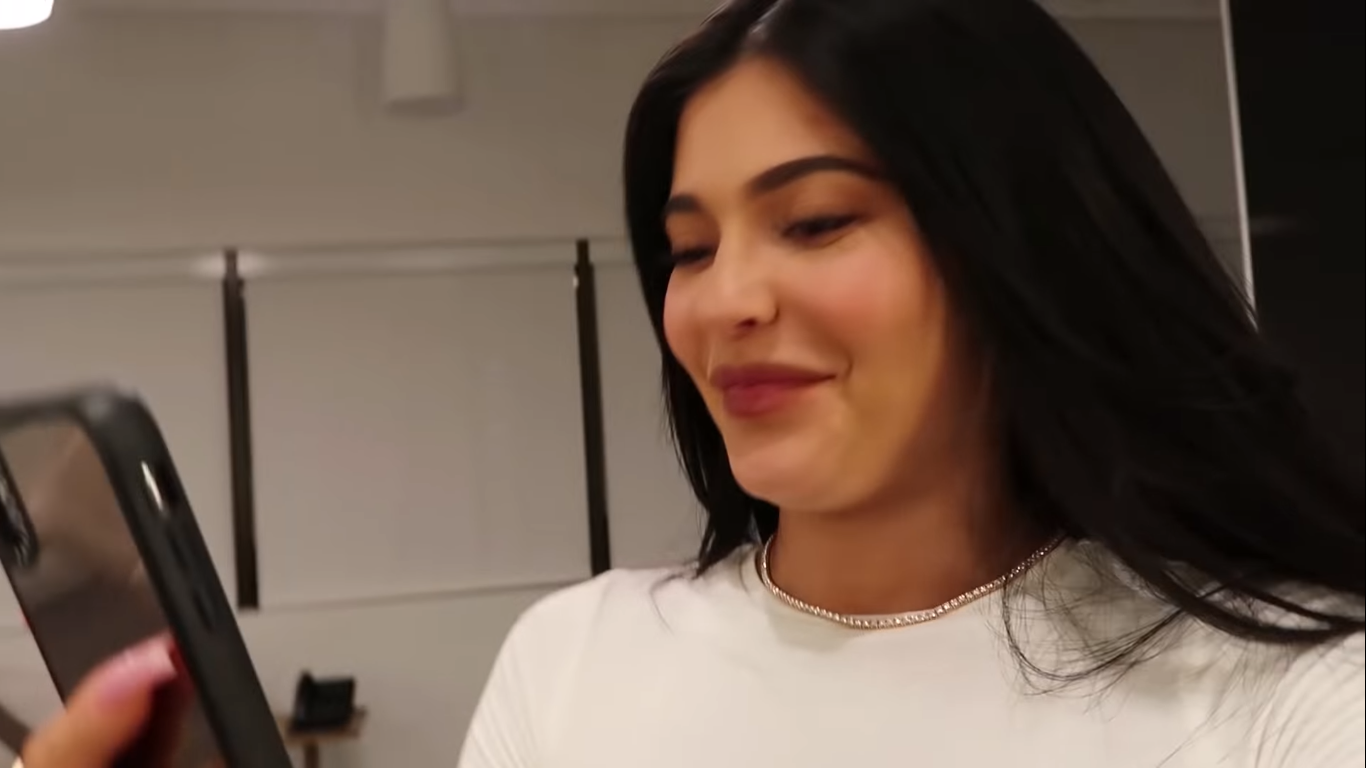 Access_Kardashian_02.png