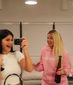 Access_Kardashian_04.png