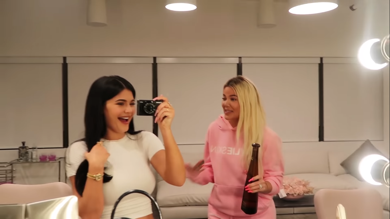 Access_Kardashian_02.png